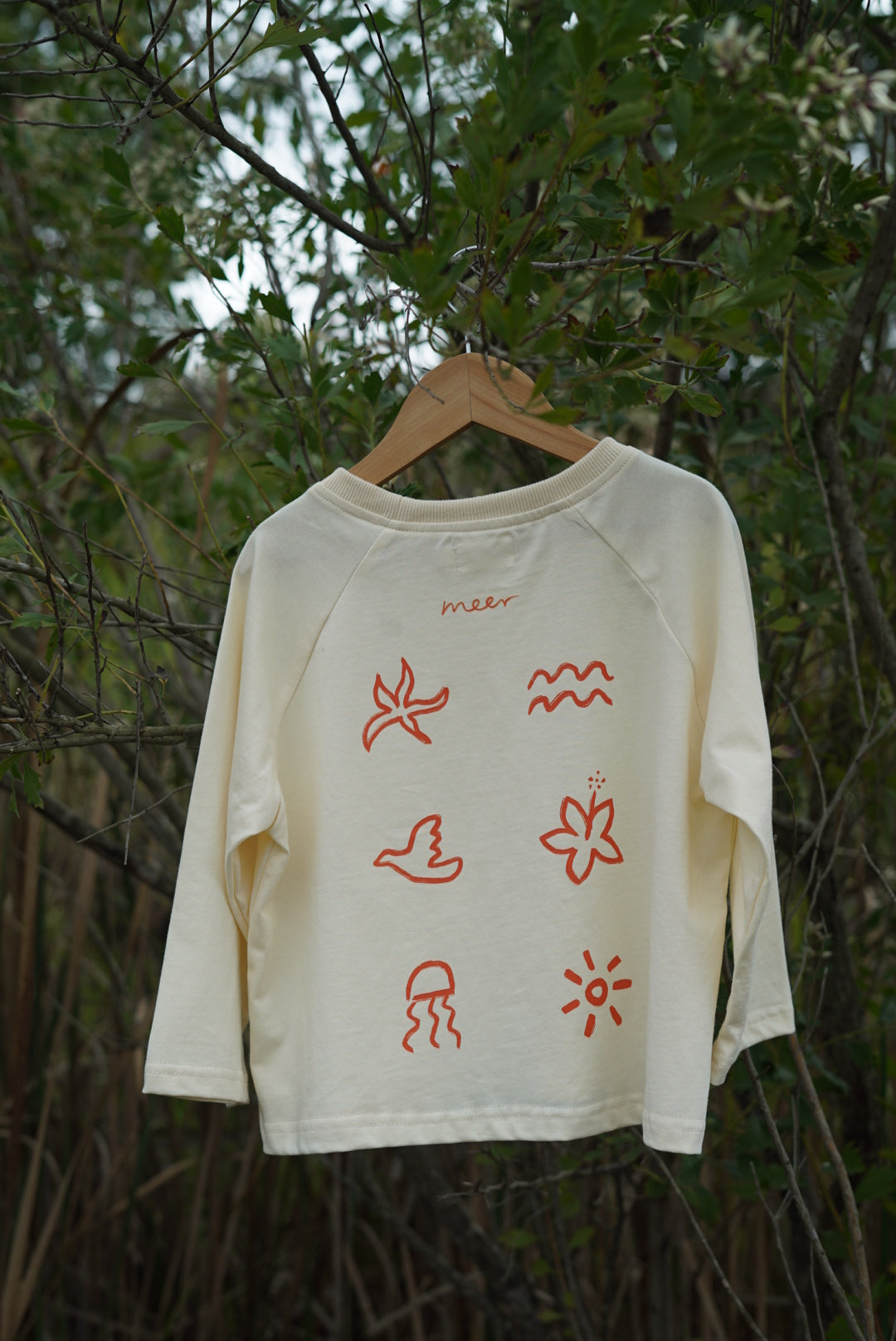 Wander Where The Wifi's Weak Long Sleeve Tee